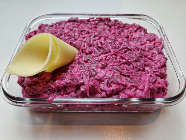 Biešu - siera salāti
